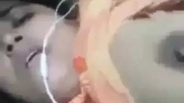 Desi Unsatisfied bhabi Affair Pussy fingering In Video Call With Lover(New)