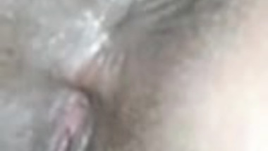 Sabnam showing her hot figure to roni