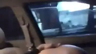 Daring nude Delhi wife sucking hubby’s cock in moving car