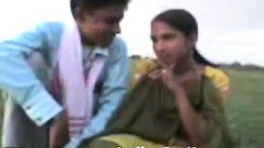 Desi college girl from UP getting her boobs pressed