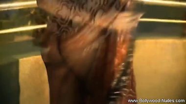 Bathing Beauty From India Revealed Her Body