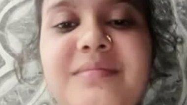 Very beautiful chubby Desi girl fingering