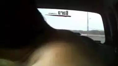 Gujarati bhabhi hot sex with colleague inside car