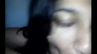 Pakistani sex video of Muslim bhabhi giving perfect blowjob