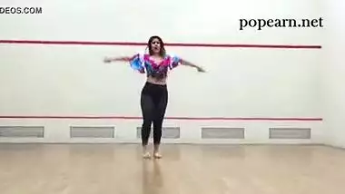 desi girl in tight leggings sexy dance on deewani mastani song
