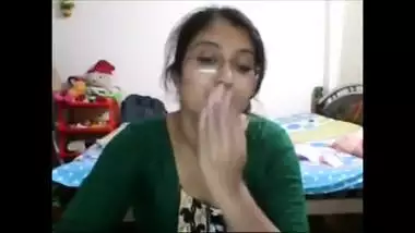 Sexy Bengali Bhabhi Exposing Busty Ass And Boobs On Video Chat