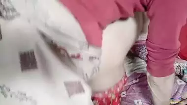 desi susar (Father in Law) fucked his Bahu Netu in the ass with clear Hindi audio while Netu Said Aba Aba je chorr do na