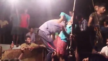 nude stage dance.MP4