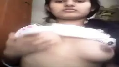 Desi cute GF showing Boobs to her BF wid hindi audio