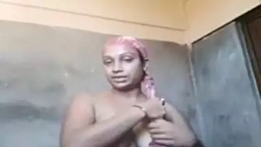 Sexy Boudi Bathing New Mms