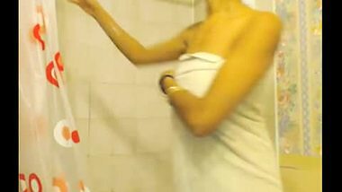 Beautiful College Girl Recording her Bath Video