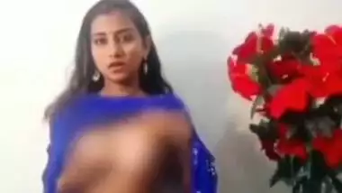South Indian TikToker Playing with her Boobs