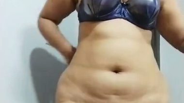 Delhi milf strips on the video call in Aunty sex