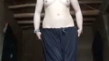 paki pashuto aunty strip nude