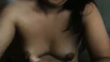 Village aunty bouncing on a dick in a desi sex video