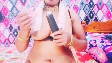 Indian housewife sex story Telugu dirty talks.