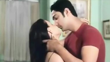 Hot Indian Girl Kisses For The First Time.mp4