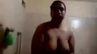 Busty Indian Aunty Stripping Clothes And Bathing