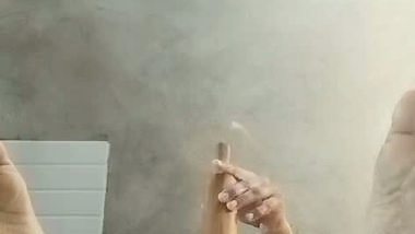 Unsatisfied bhabhi masturbation with chapati roller