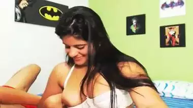 Big boobs Mumbai college girl gets her tits sucked by BF