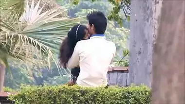 Couple Romance In Park - Movies. video2porn2