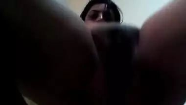 Indian doesn't hide her sex hole and performs a XXX masturbation show