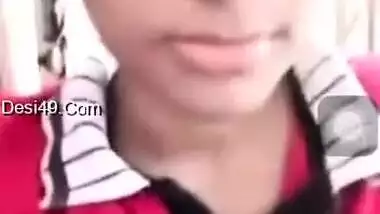 Today Exclusive- Cute Lankan Girl Showing Boobs On Video Call