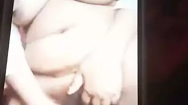 Standing masturbation using bittle by big boobs GF
