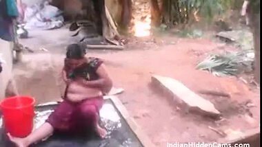 Bhojpuri BBW Having An Open Bath