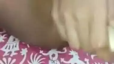 Indian Bhabhi - Taking Dildo In Oily Pussy