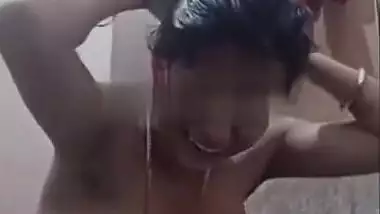 Today Exclusive- Cute Desi Girl Showing Boobs And Bathing Part 3
