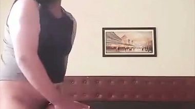 Indian sex MMS of a lover banging his slim GF in bed