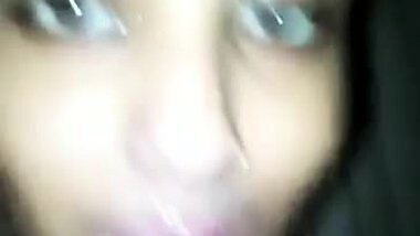 Naughty And Sexy Indian Teen’s Amazing Bathing Video