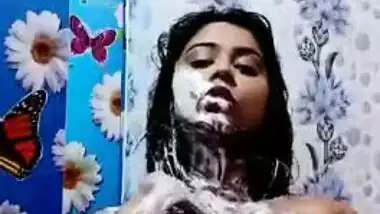 Big Tits Bangladeshi girl striptease show on selfie XXX cam in bathroom
