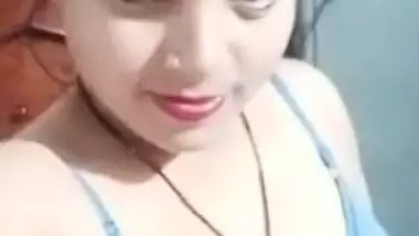 Hot slutty Bhabhi undressed selfie video