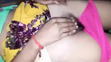 Amateur XXX video of Desi slut having sex with man of the house