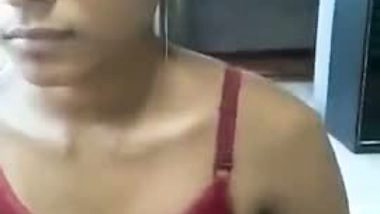 Slim Bangladeshi Bhabhi exposes bush in XXX video for her XXX lover