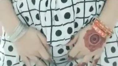 Newly married desi nude lady shows her milky boobs