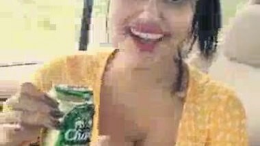 Indian girl big boobs accidentally on selfie