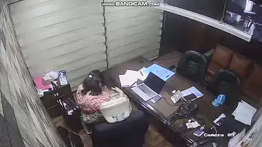 Office girl kissing and blowjob to boss son sex MMS