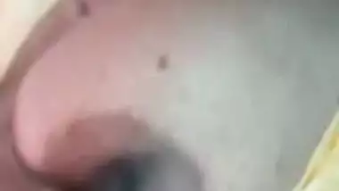 Bhabhi showing fat pussy on viral video call sex