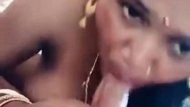 Delhi bhabhi hot desi chudai karwati hui maje mein