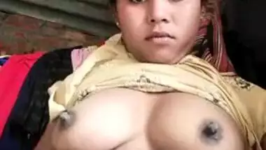 Desi village XXX girl showing her amazing big boobs on cam