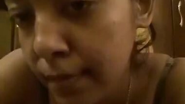 Sexy Indian Girl Shows her Nude Body