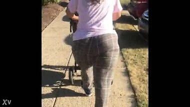 Jiggly thick indian butt. Im back for more