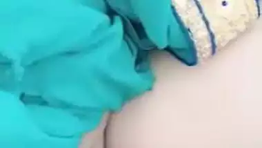 Slave Devar enjoys his Bhabhi’s Indian pussy licking