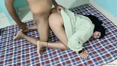 Desi Hijabi Girl got Fucked by Desi Boy in Stairs