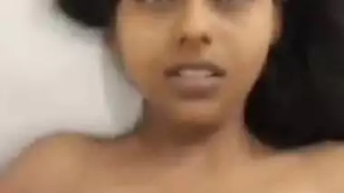 Girlfriend feeling horny in viral xxx MMS video