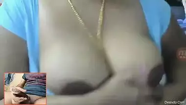 Beautiful Booby Aunty Boobs Show in cam