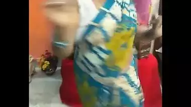 Desi bhabi very hot dance